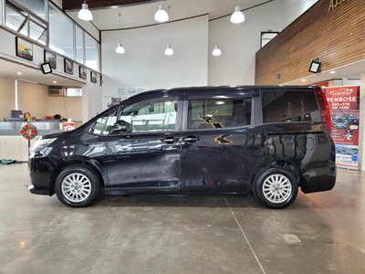 2016 Toyota Noah - Thumbnail