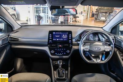 2022 Hyundai IONIQ - Thumbnail
