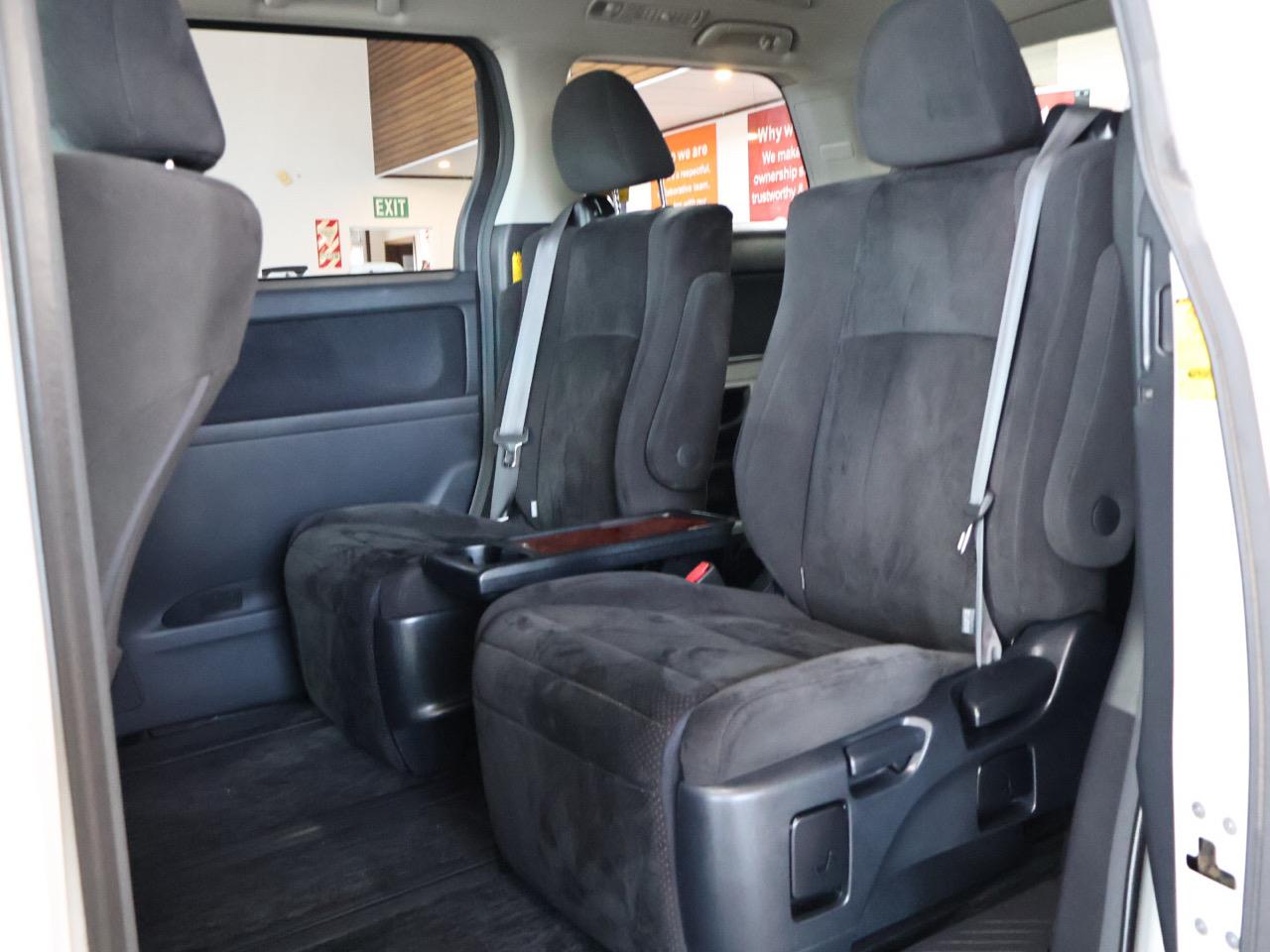 2010 Toyota Vellfire