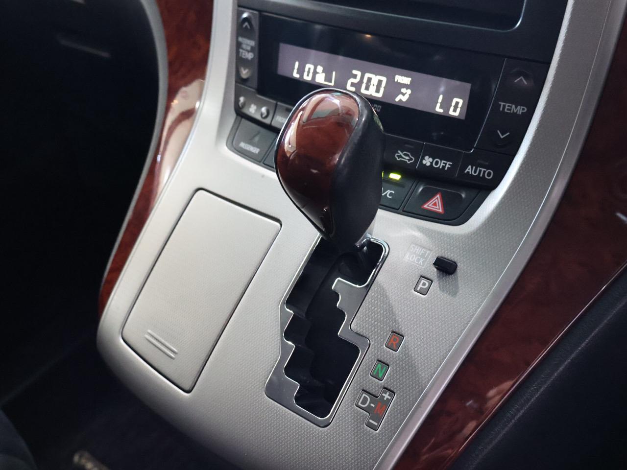 2010 Toyota Vellfire