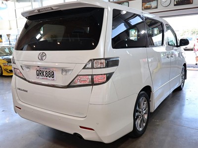 2010 Toyota Vellfire - Thumbnail