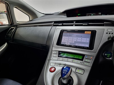 2013 Toyota Prius - Thumbnail