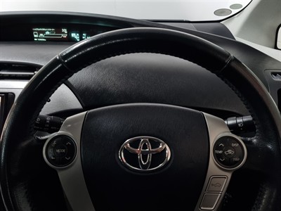 2013 Toyota Prius - Thumbnail
