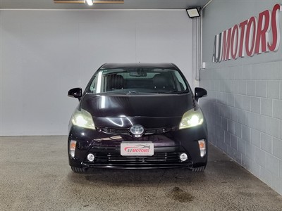 2013 Toyota Prius - Thumbnail