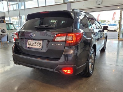 2017 Subaru Outback - Thumbnail