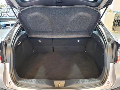 2017 Toyota C-HR - Thumbnail