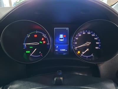 2017 Toyota C-HR - Thumbnail