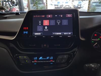 2017 Toyota C-HR - Thumbnail