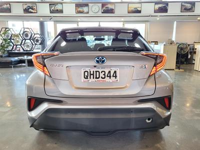 2017 Toyota C-HR - Thumbnail