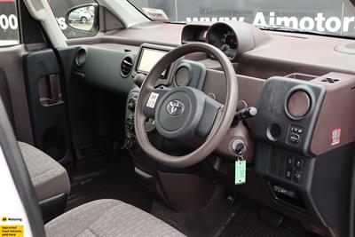 2013 Toyota Porte - Thumbnail