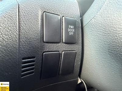 2012 Toyota Alphard - Thumbnail