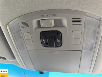 2012 Toyota Alphard - Thumbnail