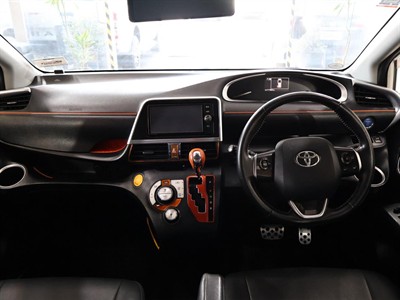 2017 Toyota Sienta - Thumbnail