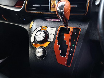 2017 Toyota Sienta - Thumbnail