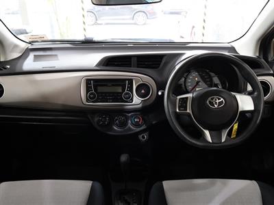 2013 Toyota Yaris - Thumbnail