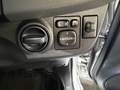 2015 Toyota Vitz - Thumbnail