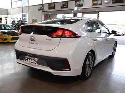 2022 Hyundai IONIQ - Thumbnail