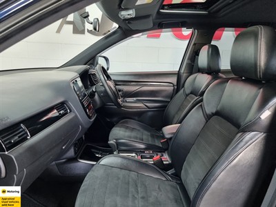 2019 Mitsubishi Outlander - Thumbnail