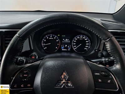 2019 Mitsubishi Outlander - Thumbnail