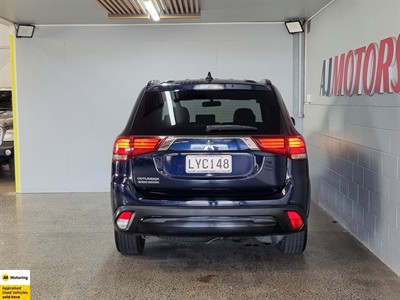 2019 Mitsubishi Outlander - Thumbnail