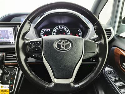 2014 Toyota Voxy - Thumbnail