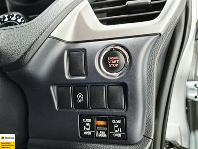 2014 Toyota Voxy - Thumbnail
