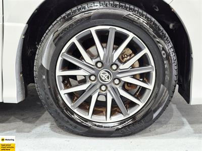 2014 Toyota Voxy - Thumbnail