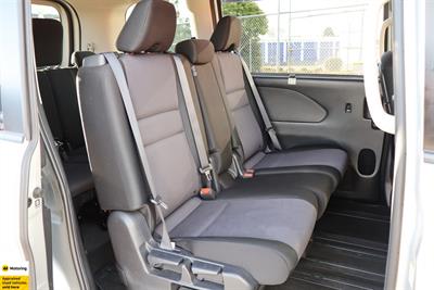 2021 Nissan Serena - Thumbnail