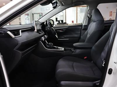 2020 Toyota RAV4 - Thumbnail