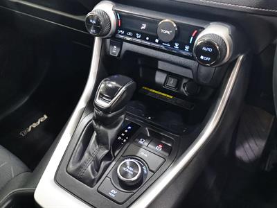2020 Toyota RAV4 - Thumbnail