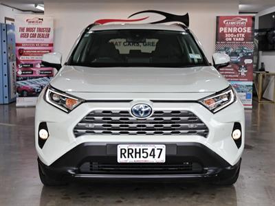 2020 Toyota RAV4 - Thumbnail