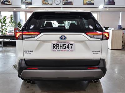 2020 Toyota RAV4 - Thumbnail