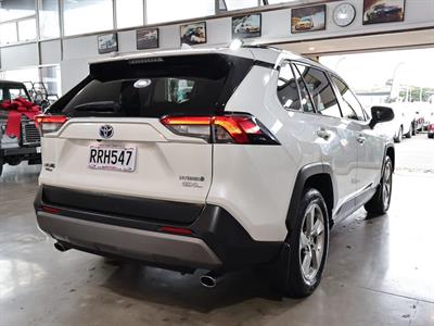 2020 Toyota RAV4 - Thumbnail