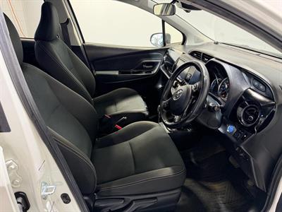 2017 Toyota Vitz - Thumbnail