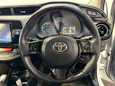 2017 Toyota Vitz - Thumbnail