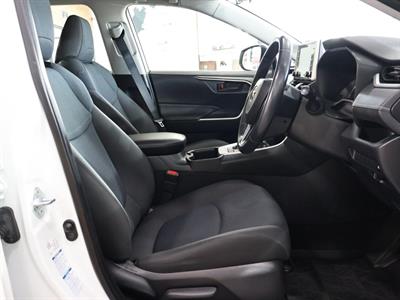 2022 Toyota RAV4 - Thumbnail