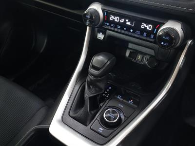 2022 Toyota RAV4 - Thumbnail