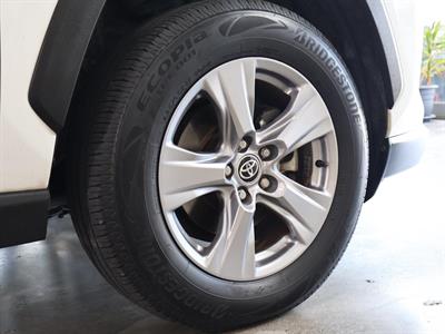 2022 Toyota RAV4 - Thumbnail