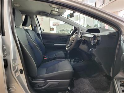 2017 Toyota Aqua - Thumbnail