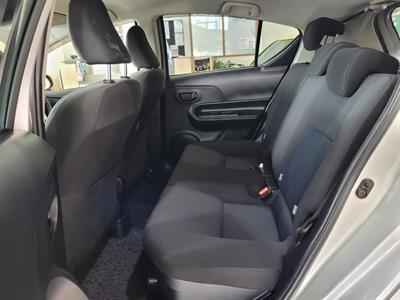 2017 Toyota Aqua - Thumbnail