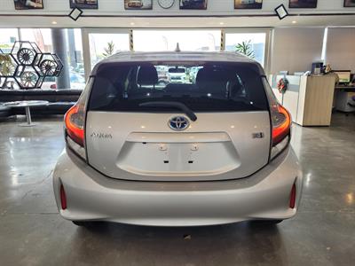 2017 Toyota Aqua - Thumbnail