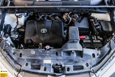 2019 Toyota Highlander - Thumbnail