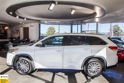 2019 Toyota Highlander - Thumbnail