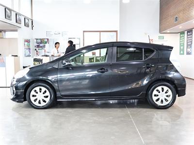 2013 Toyota Aqua - Thumbnail