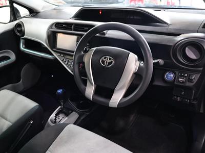 2013 Toyota Aqua - Thumbnail
