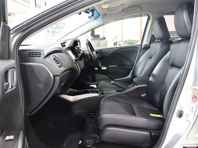 2015 Honda Grace - Thumbnail