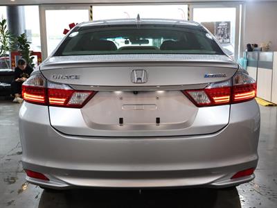 2015 Honda Grace - Thumbnail