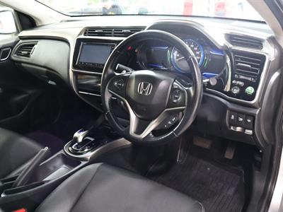 2015 Honda Grace - Thumbnail