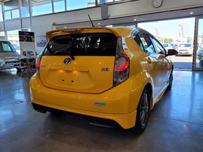 2012 Toyota Aqua - Thumbnail