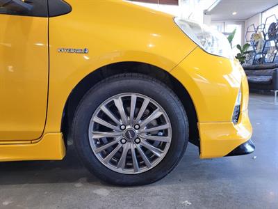 2012 Toyota Aqua - Thumbnail